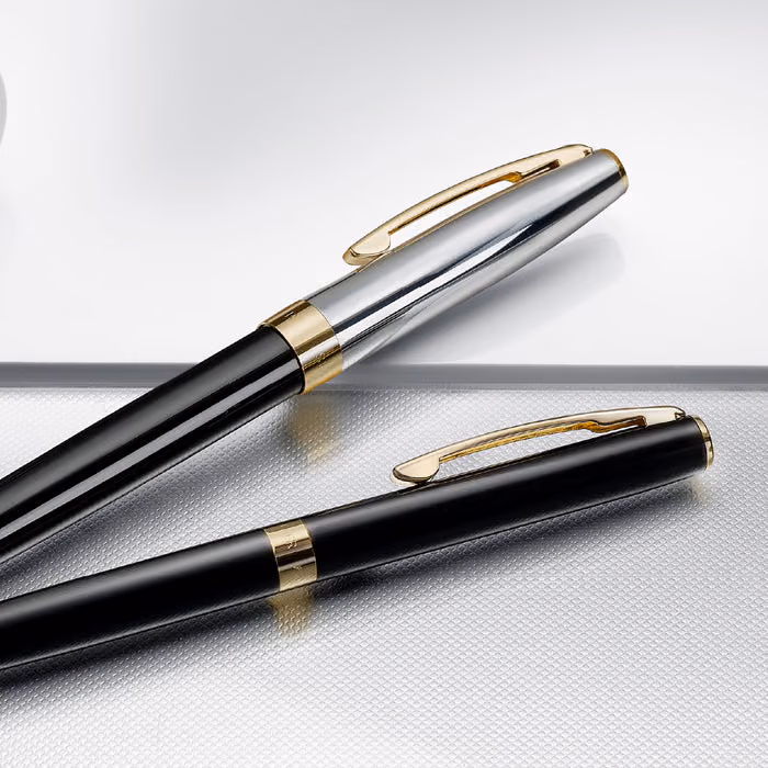 Custom Sheaffer SAGARIS 9475 Gloss Black Barrel and Chrome Cap Fountain Pen With Gold Tone Trim - Medium