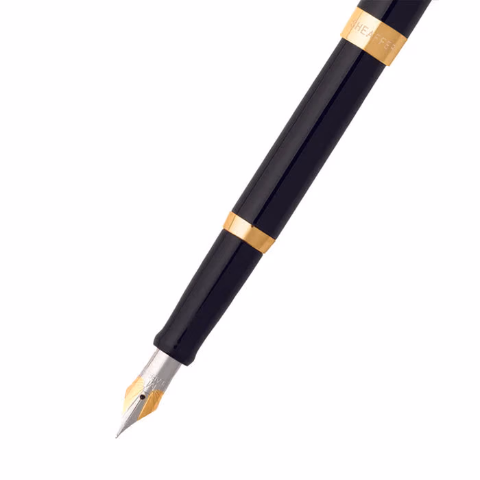 Custom Sheaffer SAGARIS 9471 Gloss Black Fountain Pen With Gold Tone Trim - Medium