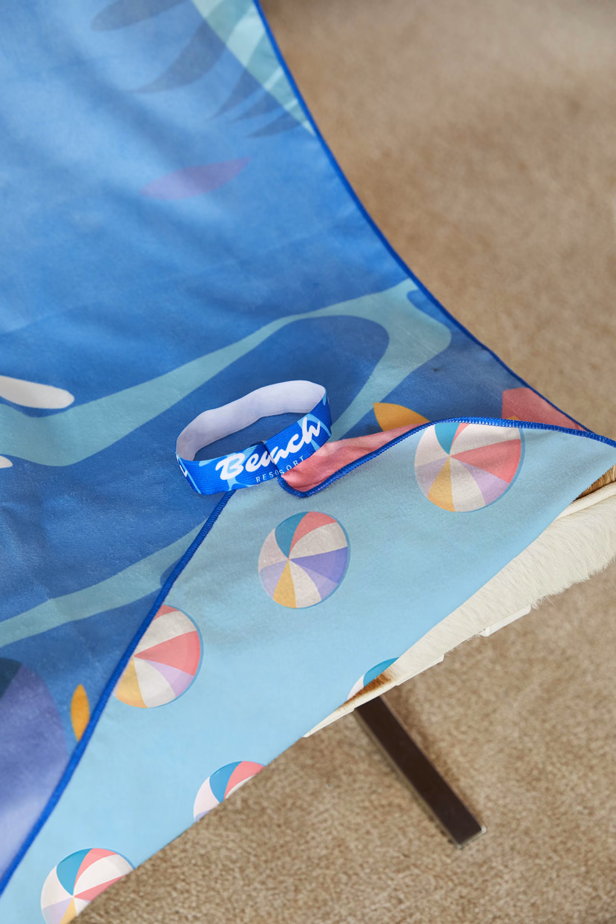 Custom Microfiber Double Sided Max Dry Sand Proof Beach Towel with Elastic Band